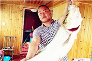 乐虎官网登录·中年男人：钓鱼那么无聊为何他们如此热爱？